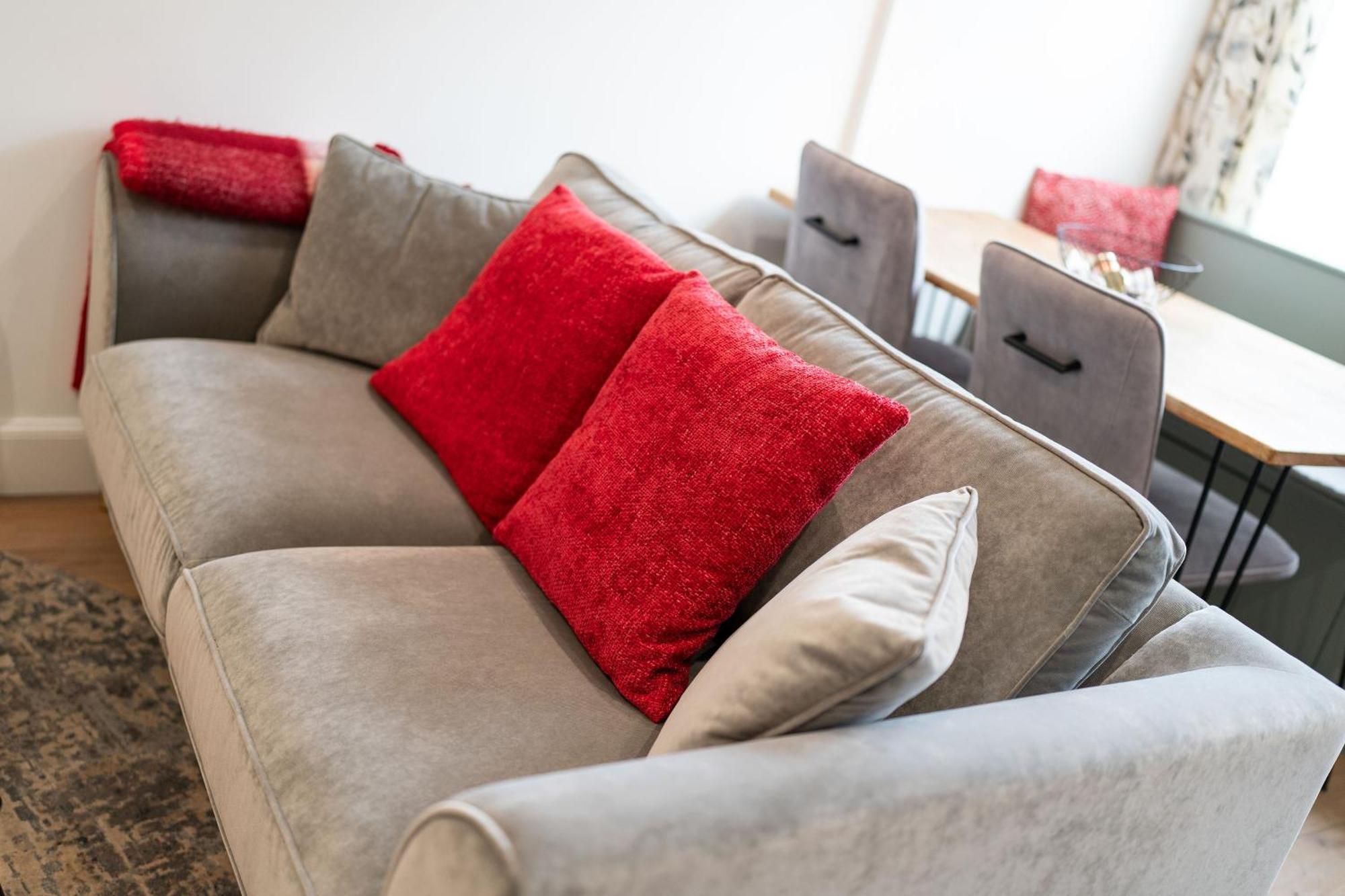 Grange8 Luxury Snug & Courtyard In Blairgowrie Apartment Blairgowrie and Rattray Екстериор снимка