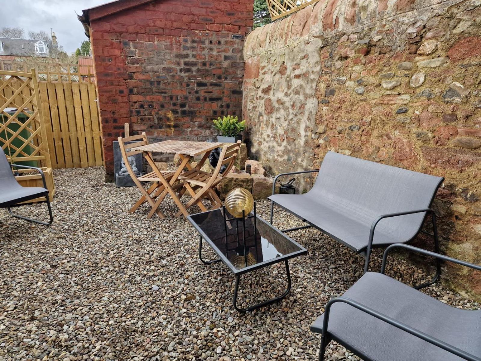 Grange8 Luxury Snug & Courtyard In Blairgowrie Apartment Blairgowrie and Rattray Екстериор снимка